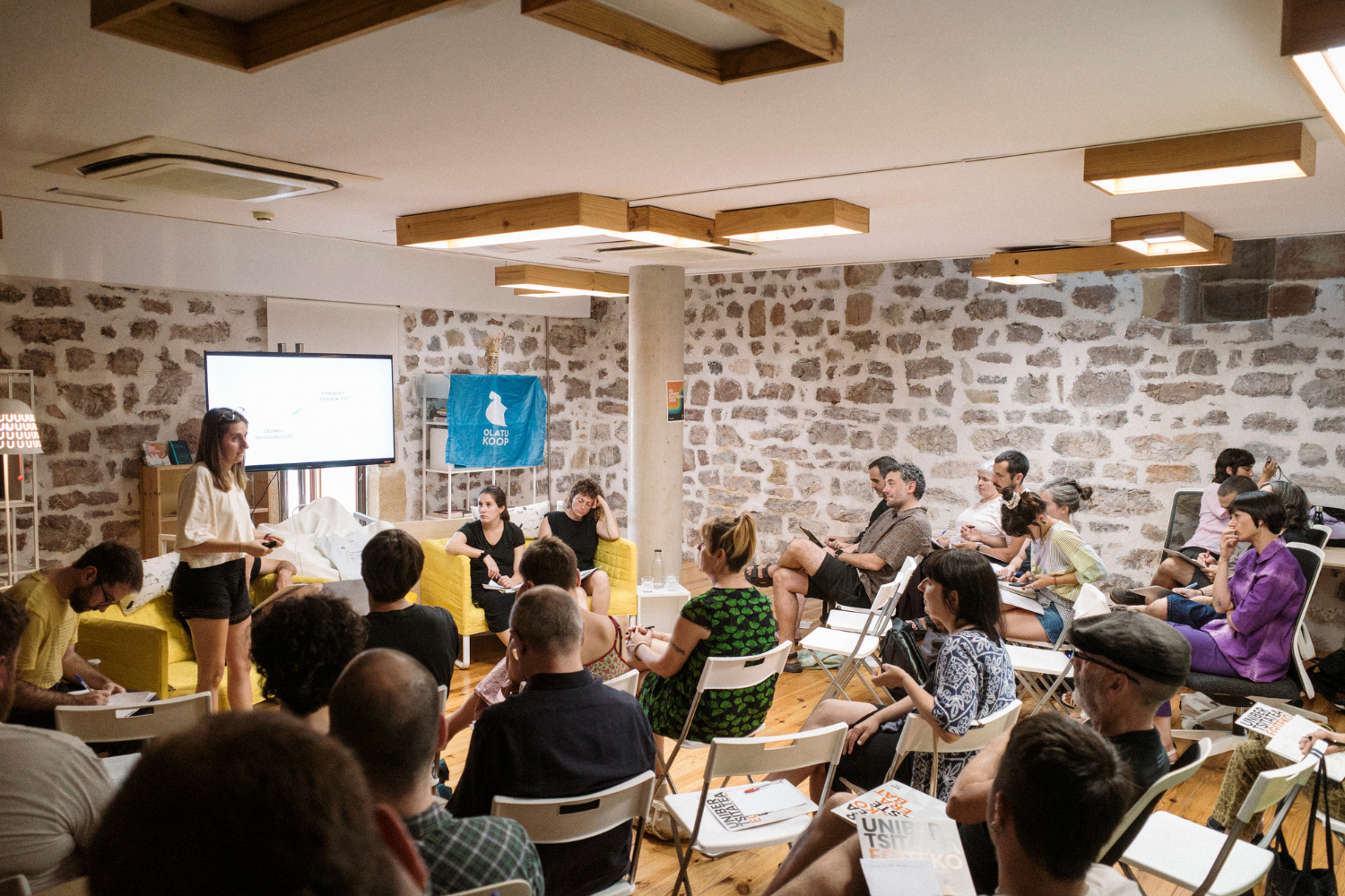 Eraldaketarako teoriak zorrozten jarraitzeko