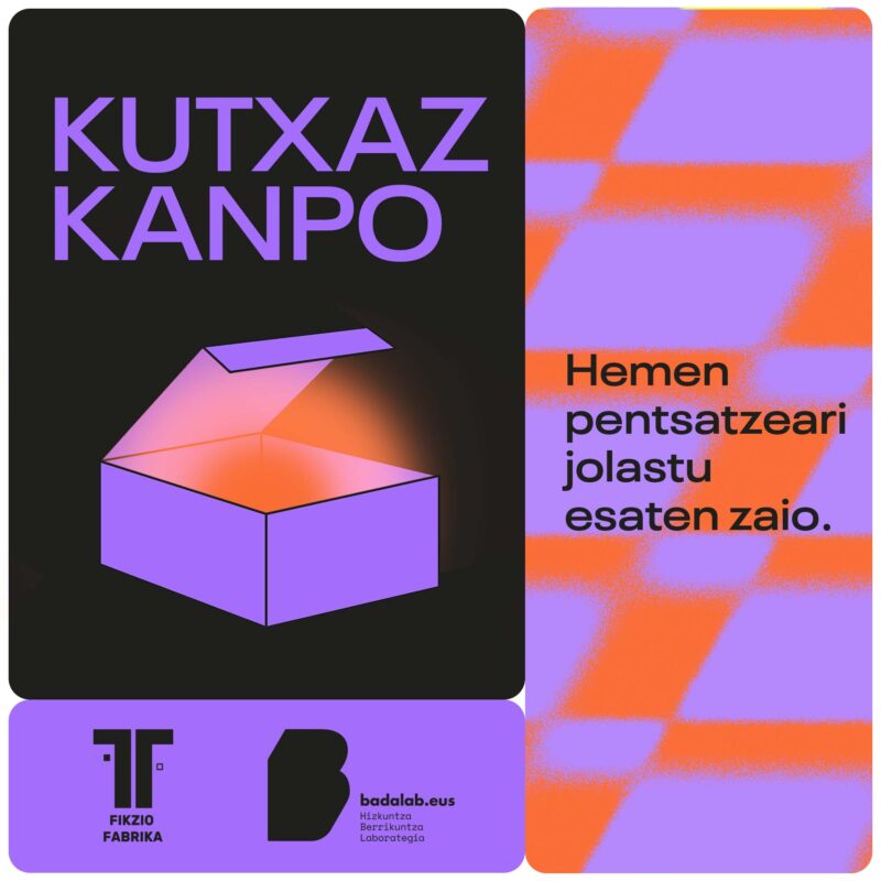 Kutxa more bat barruan bola gorri eta distiratsua duelarik. Gainean "Kutxaz Kanpo" hitzak